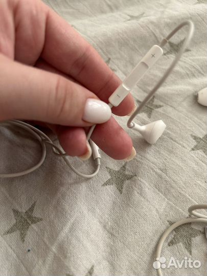 Наушники Apple EarPods with Lightning