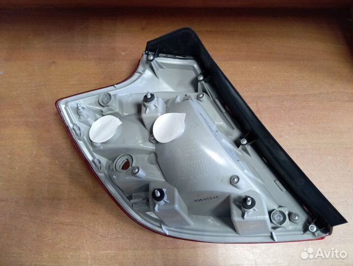 Фонарь внешний задний правый Kia Ceed хэтчбек 2009