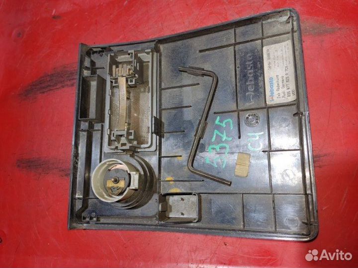 Плафон подсветки салона Audi 100 седан 2.5 AAT