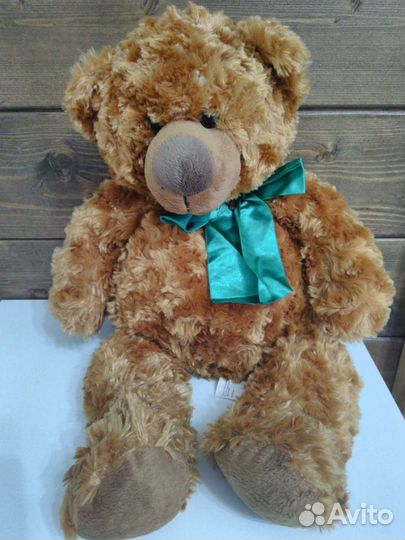 Большой плюшевый мишка