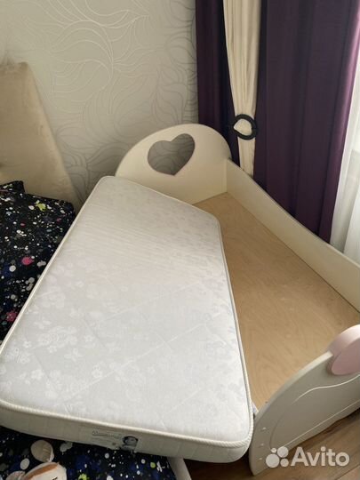 Детская кроватка с матрасом и бортиками