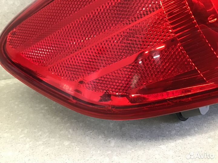 Фонарь задний наружный левый Toyota Corolla E15 20