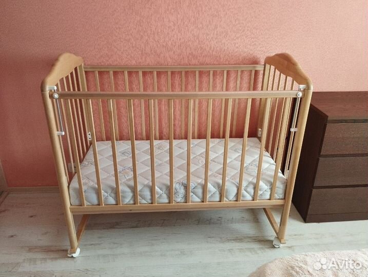 Детская кровать с матрасом