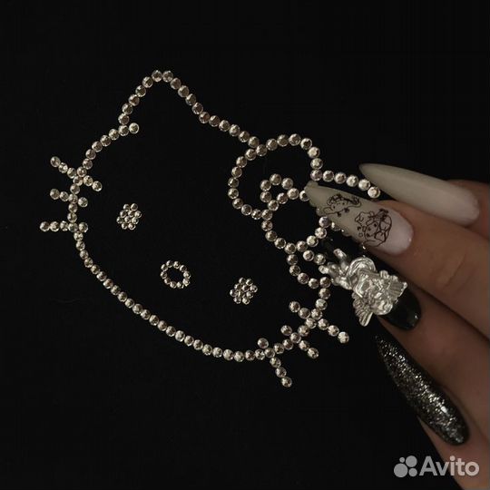 Инкрустация стразами