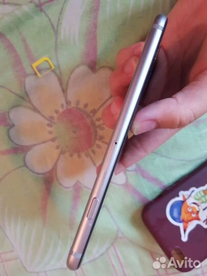 Телефон iPhone 6s