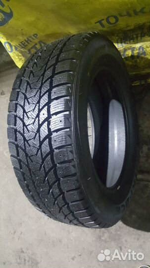 Tri Ace Snow White II 215/60 R16
