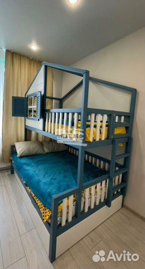 Двухъярусная кровать