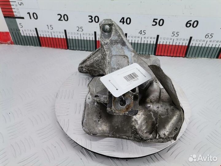 Кронштейн двигателя Audi A4 B6 2002