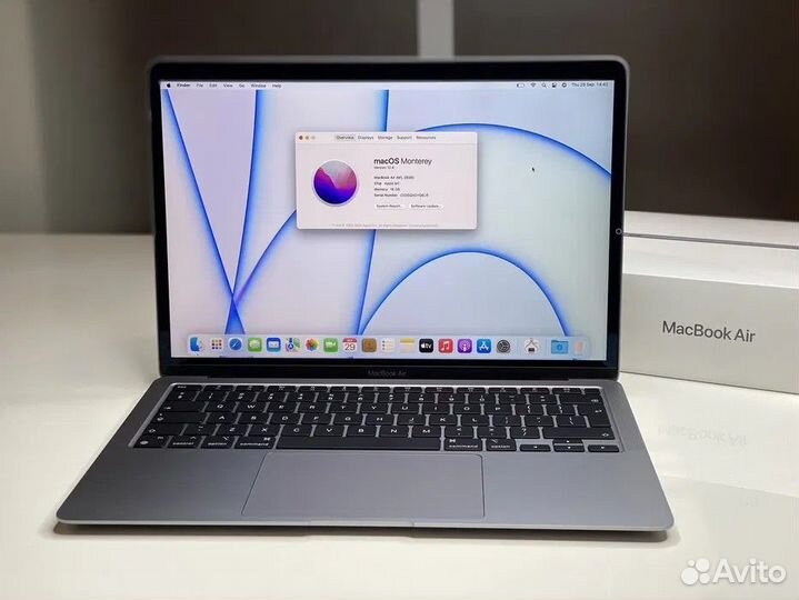 Macbook air 13 M1 2020 почти новый на гарантии