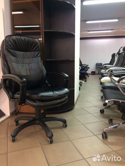 Комфортное кресло руководителя