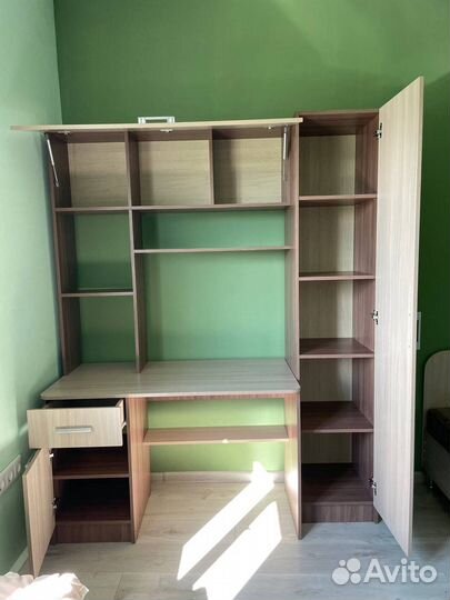 Компьютерный стол и шкаф