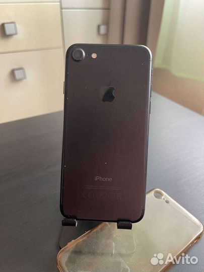 Телефон iPhone 7 32gb