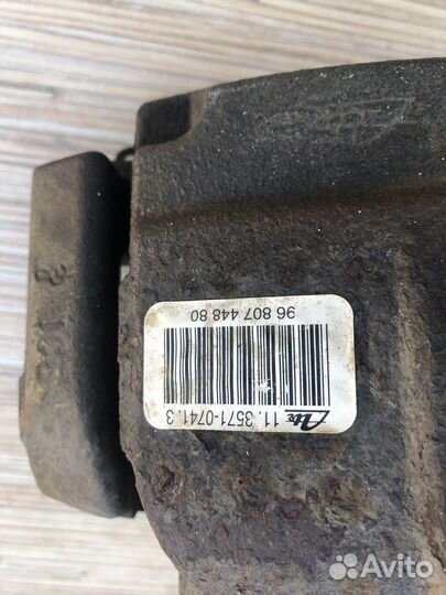 Суппорт передний Citroen C4