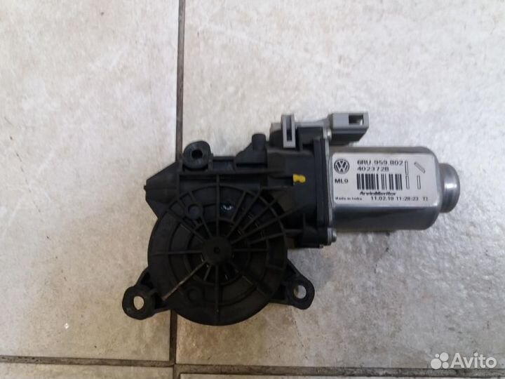 Моторчик стеклоподъемника Volkswagen Polo Sedan 6C