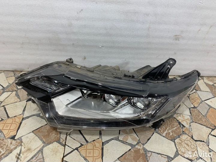 Фара светодиодная Mitsubishi Outlander 3