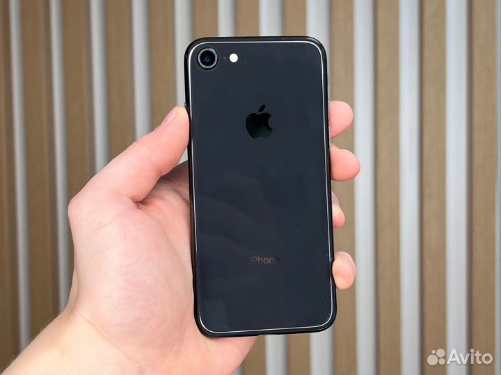 iPhone 8, 64 ГБ