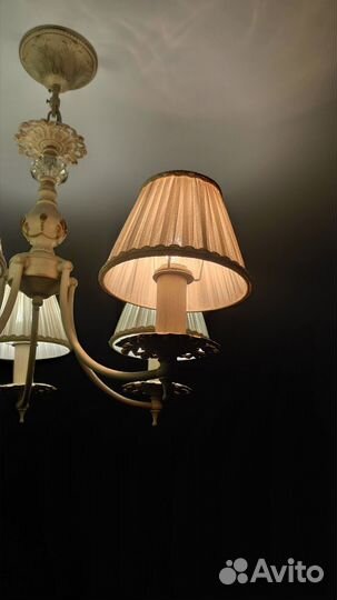 Люстра и два бра