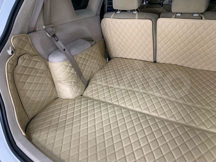 3D коврики в багажник Toyota Ipsum