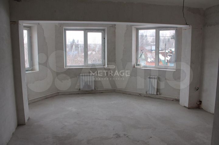 Коттедж 775,4 м² на участке 8,3 сот.