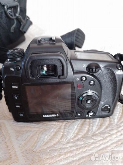 Зеркальный фотоаппарат Samsung GX 10