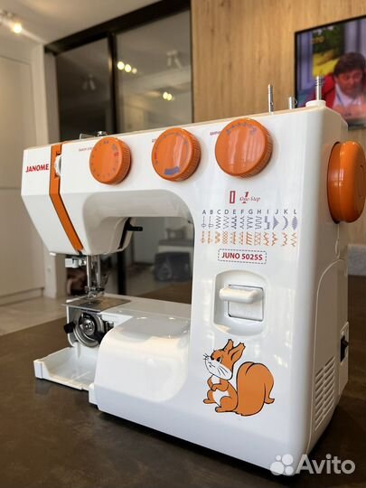 Швейная машина Janome 5025S