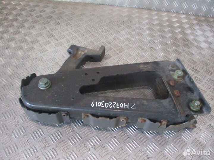 Кронштейн кабины Mercedes-Benz A9603101460