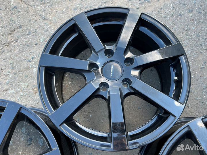 R18 5x127 Grand Cherokee U.S. Design Black