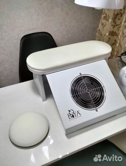 Подставка для маникюра