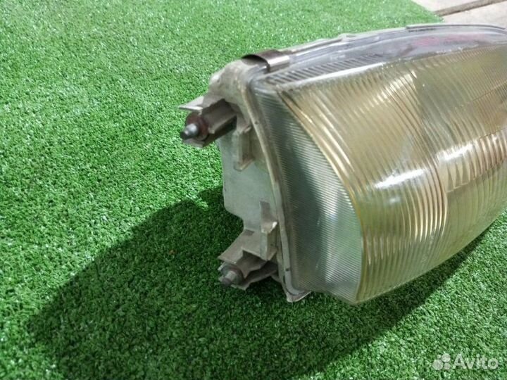 Фара галогеновая правая Mitsubishi Mirage CA1A