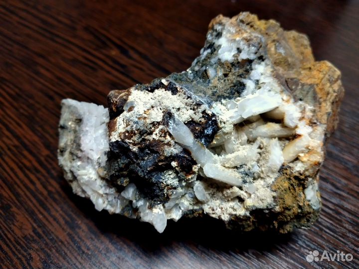 Кварц с пиритом, минерал