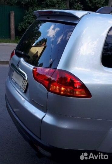Спойлер Mitsubishi Pajero Sport