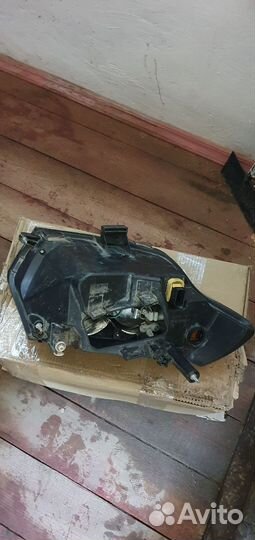 Фара передняя левая на УАЗ патриот