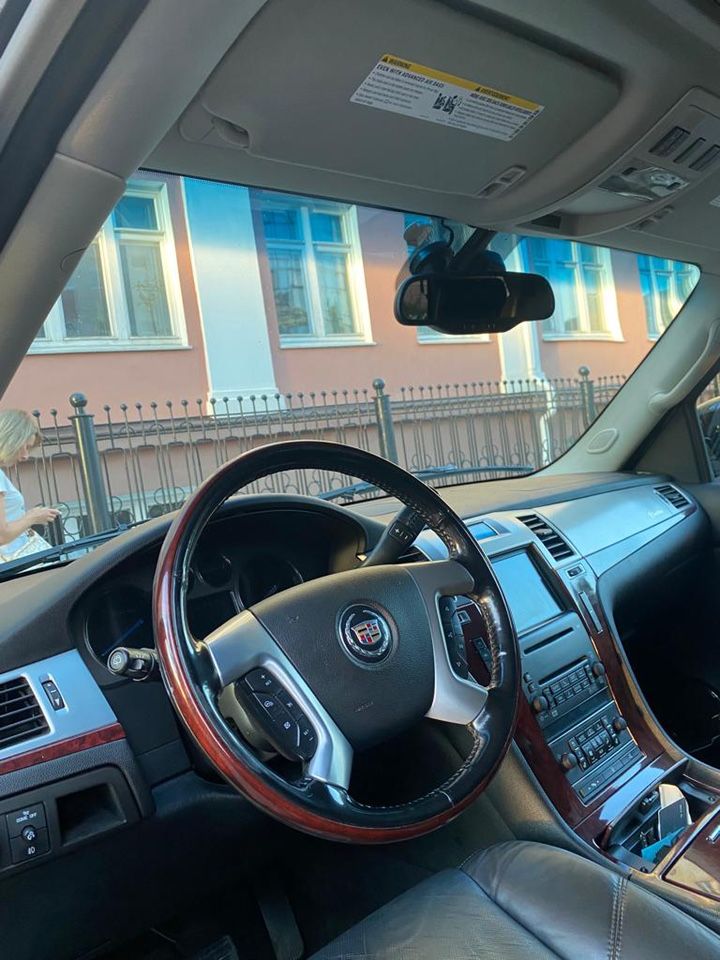 Cadillac Escalade: фото владельца