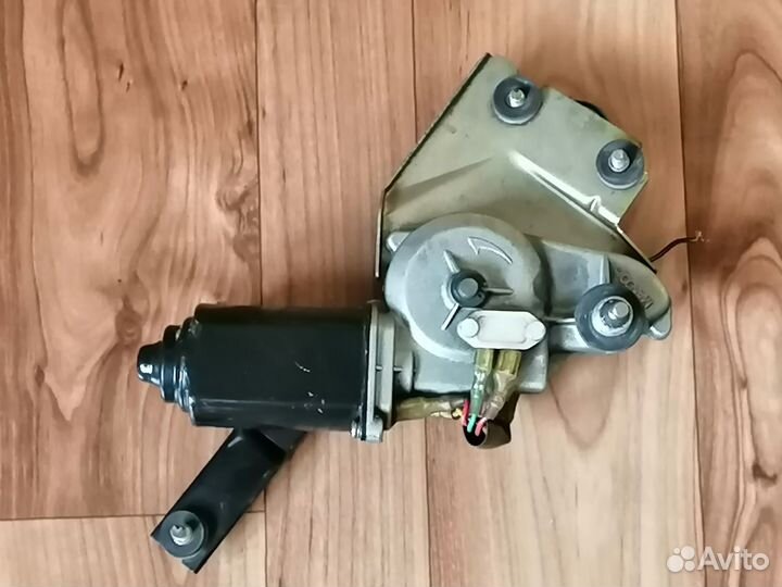 Электродвигатель очистителя стекла задней двери