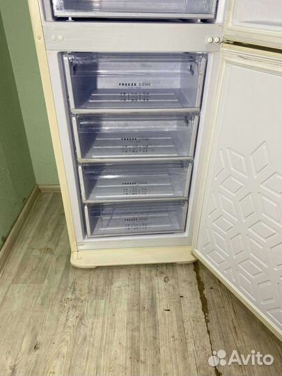 Холодильник Бирюса