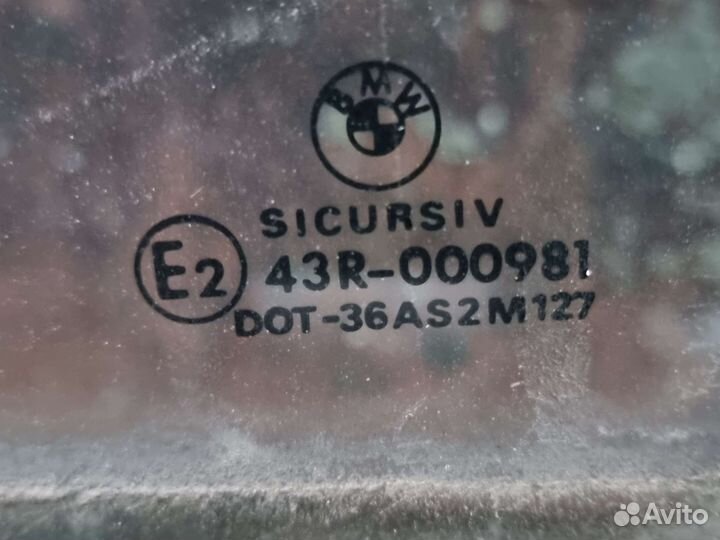 Стекло задней правой двери Бмв Е-46 седан