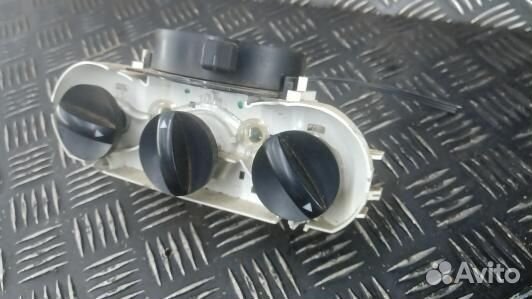 Блок управления печки и климат-контроля toyota hilux RN70 (6TD02OV01)