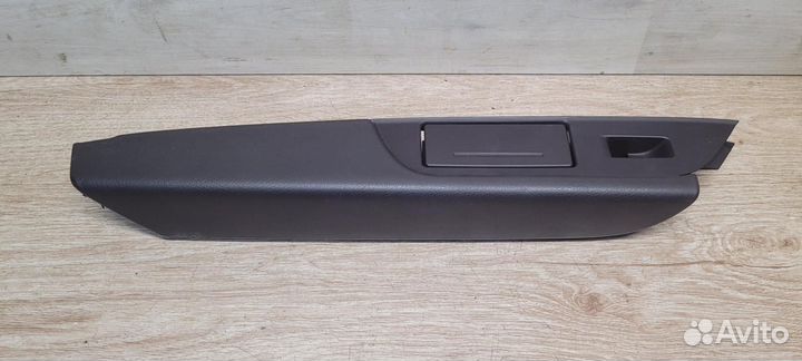 Подлокотник двери зад лев VW Touareg FL