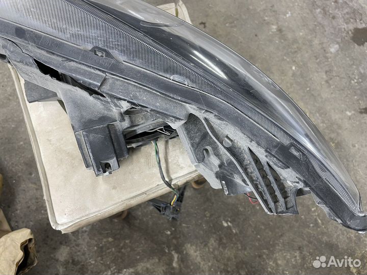 Фара на весту правая