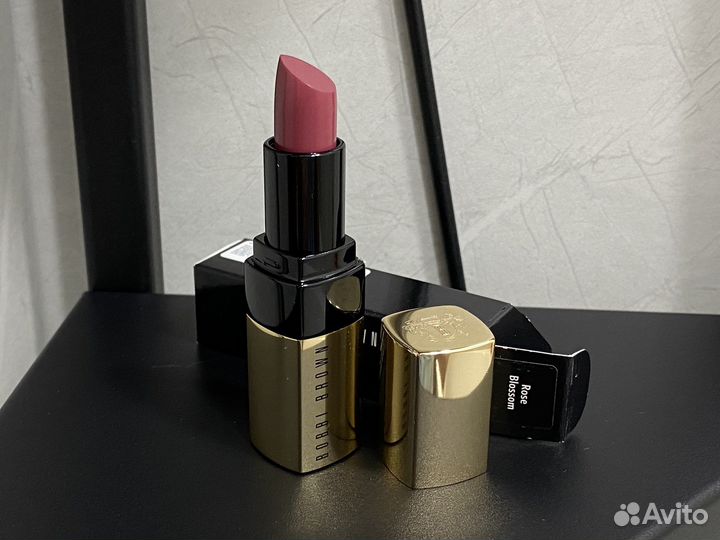 Матовая помада тон насыщенный розовый lux