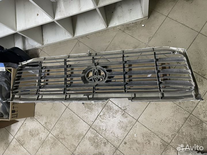 Решетка радиотора Land Cruiser 100