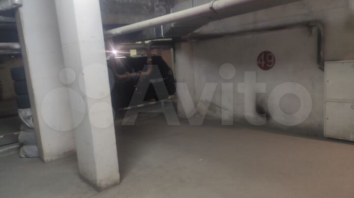 Машиноместо, > 30 м²