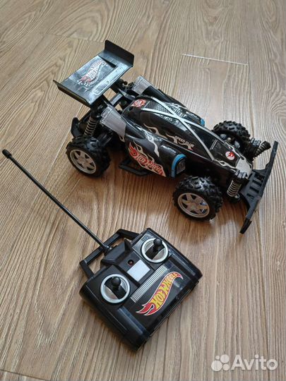 Машина на радиоуправлении Hot wheels