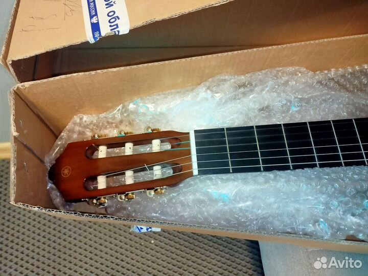 Yamaha c40 -Полноразмерная Классическая Гитара нов