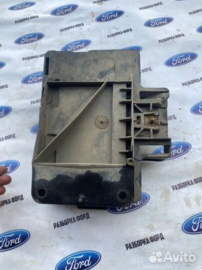 Короб аккумулятора Ford Focus 1 1.8 хэчбэк 1.8