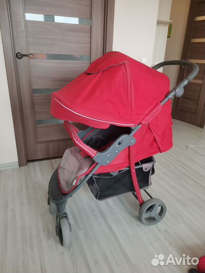 Прогулочная коляска