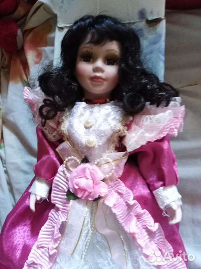 Куклы (фарфоровые)