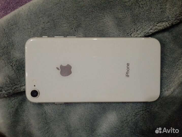 iPhone 8, 64 ГБ