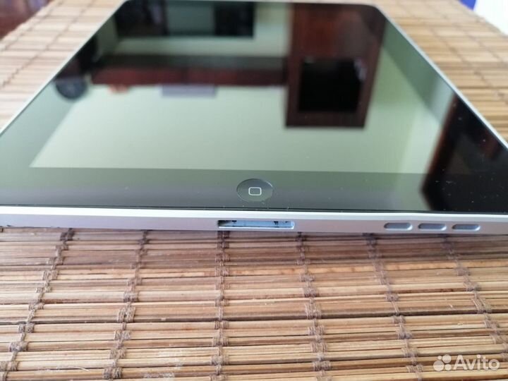 Планшет iPad - 2010 - самый первый айпад