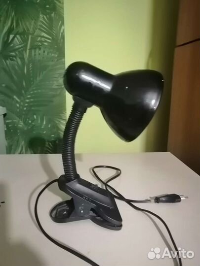 Лампа настольная